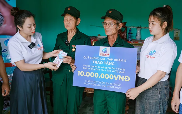 Hình ảnh đội ngũ hỗ trợ khách hàng chuyên nghiệp